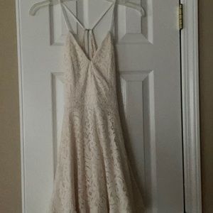 Gorgeous Windsor Lace overlay dress with open lace back worm once NO SNAGS